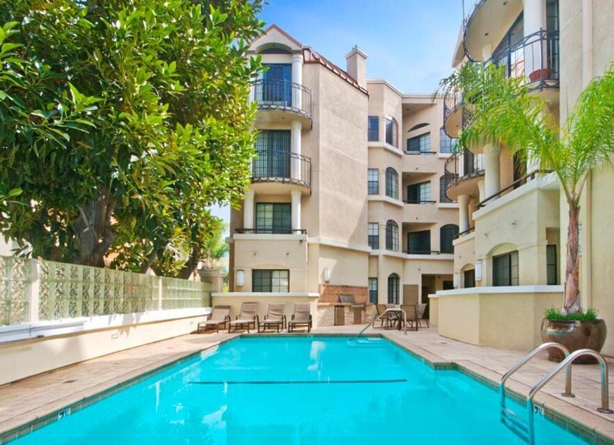 BEVERLY HILLS ADJACENT 2 BEDROOM PENTHOUSE LOS ANGELES CA United